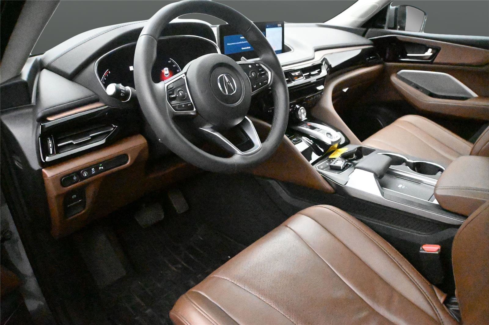 Certified 2024 Acura MDX SH-AWD w/ Technology Package image 2