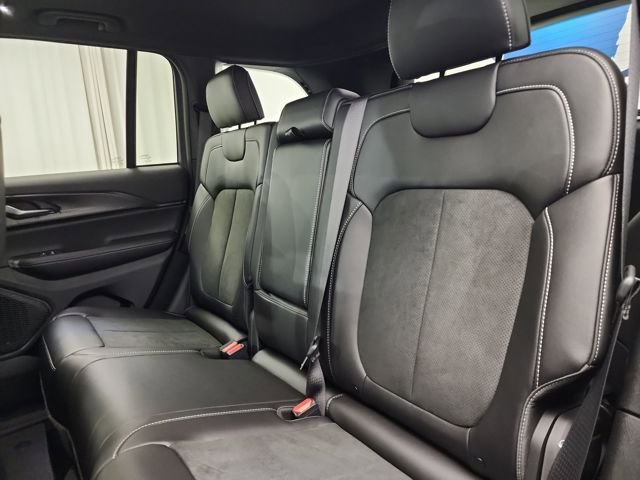 New 2025 Jeep Grand Cherokee Altitude image 35