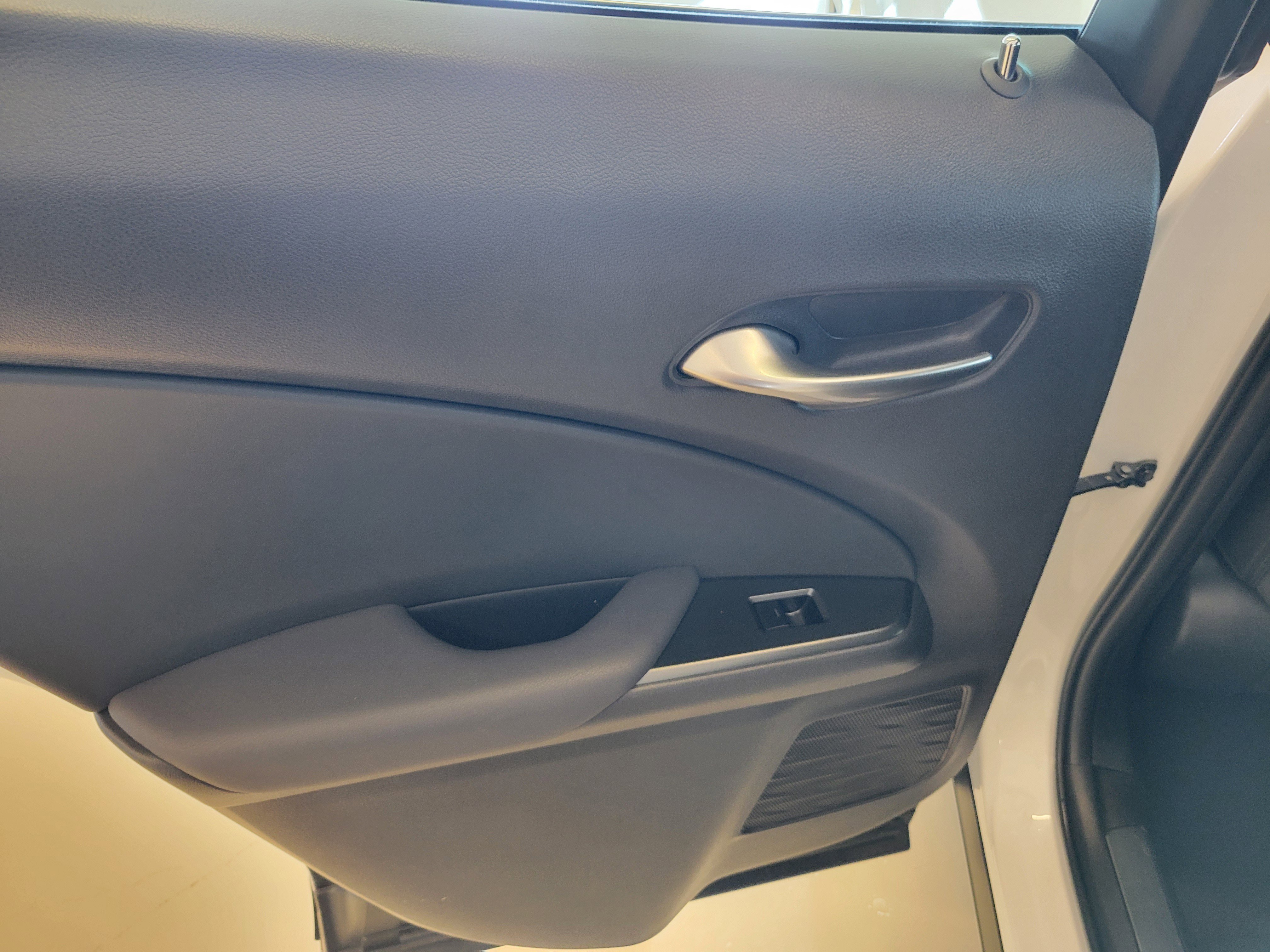Used 2025 Lexus UX 300h FWD image 14