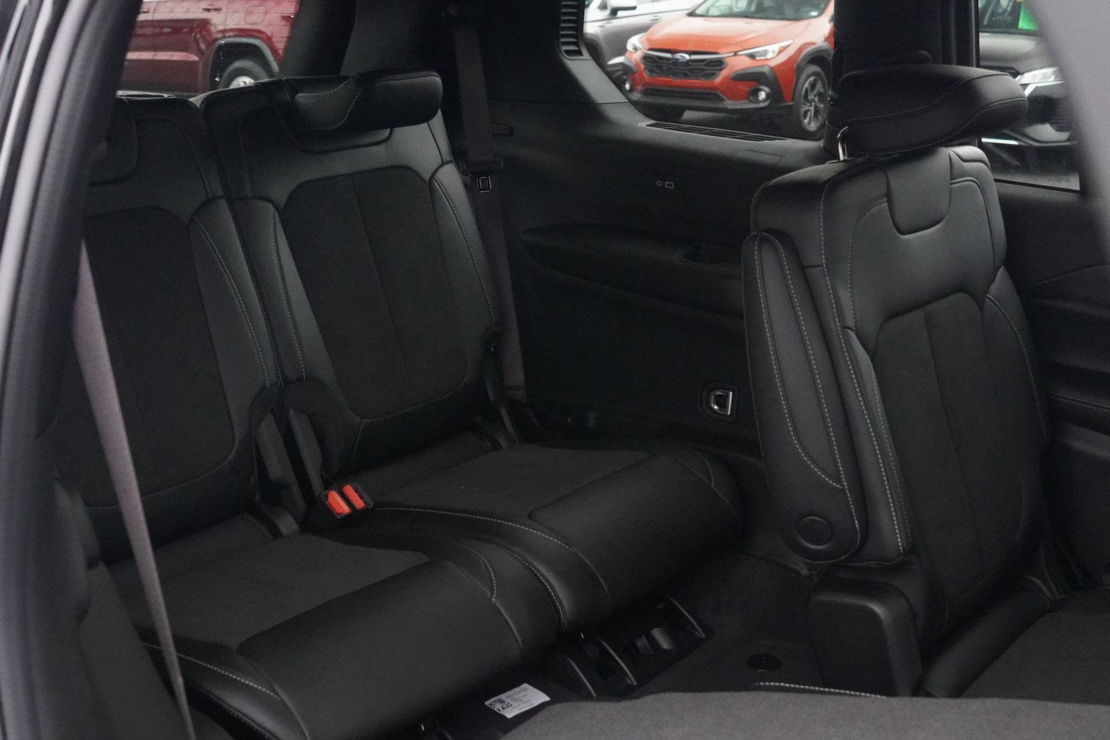 New 2025 Jeep Grand Cherokee L Altitude image 55