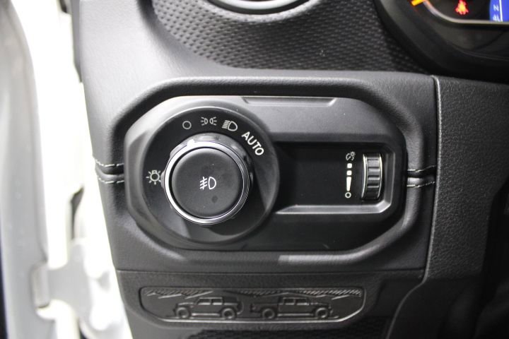 Used 2025 Jeep Wrangler Unlimited Rubicon image 40