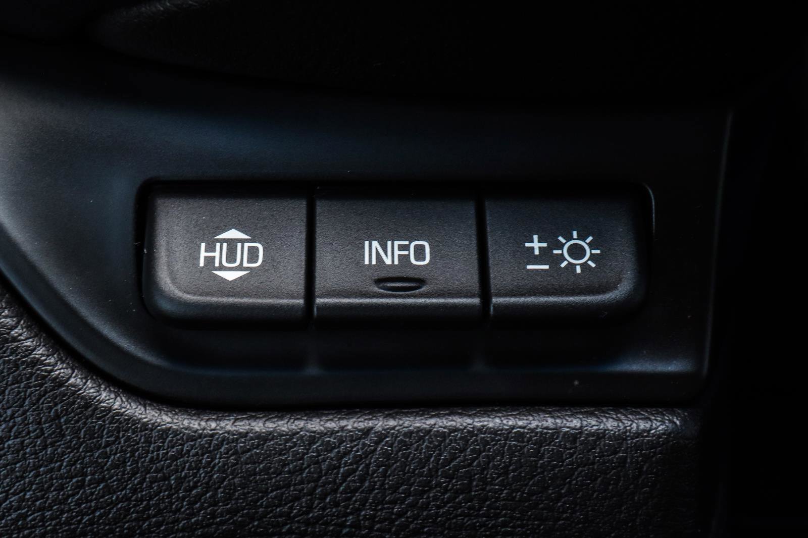 Used 2018 Cadillac Escalade Luxury AWD/4WD image 16