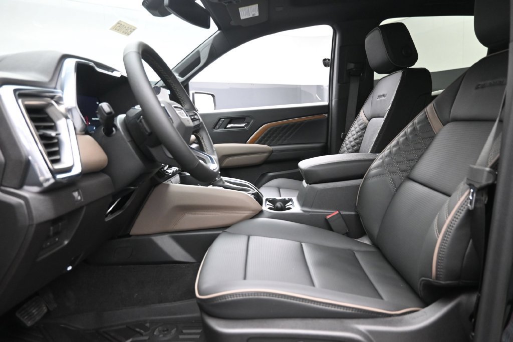 New 2026 GMC Canyon Denali AWD/4WD image 16