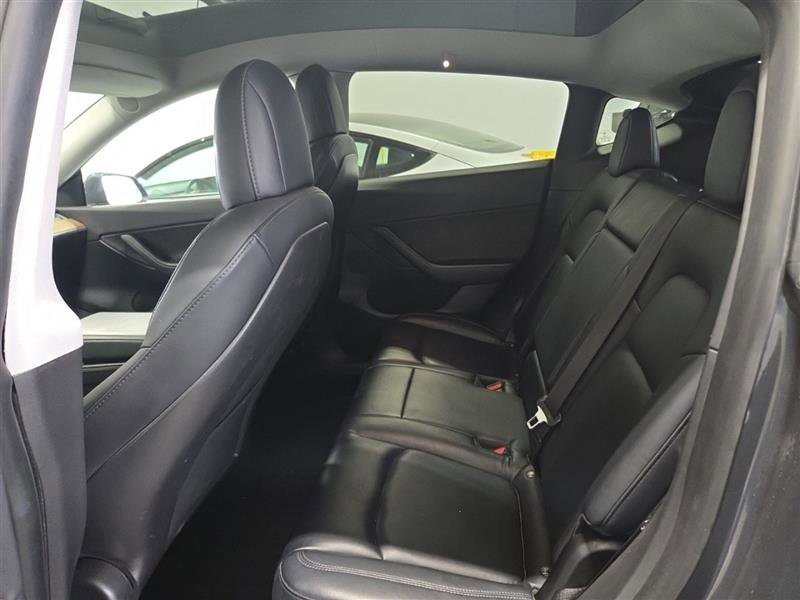 Used 2021 Tesla Model Y Long Range AWD/4WD image 7