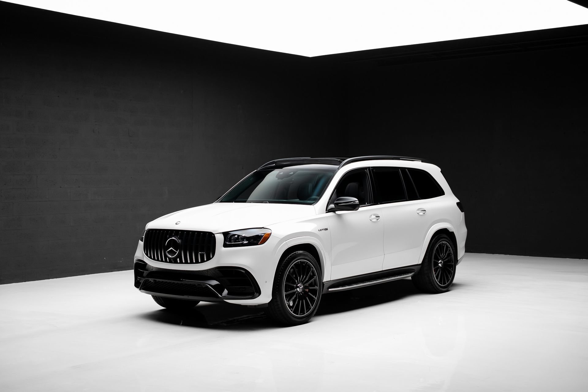 Used 2024 Mercedes-Benz GLS 63 AMG 4MATIC w/ AMG Night Package image 4