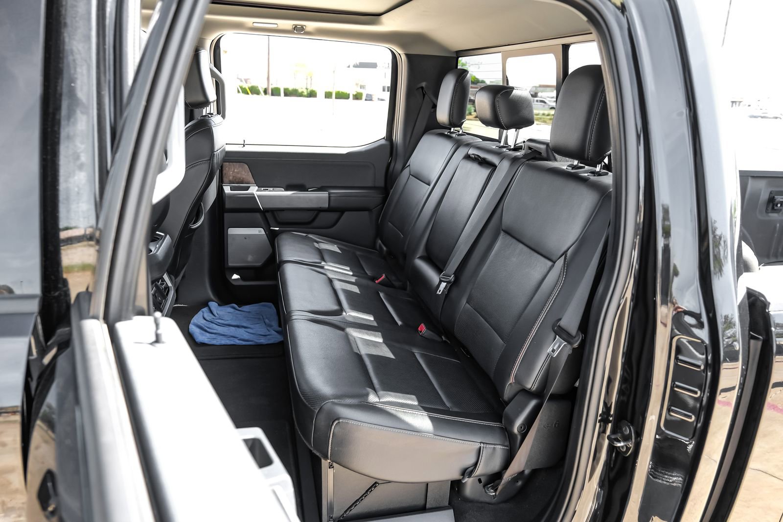 Used 2023 Ford F350 Lariat image 42