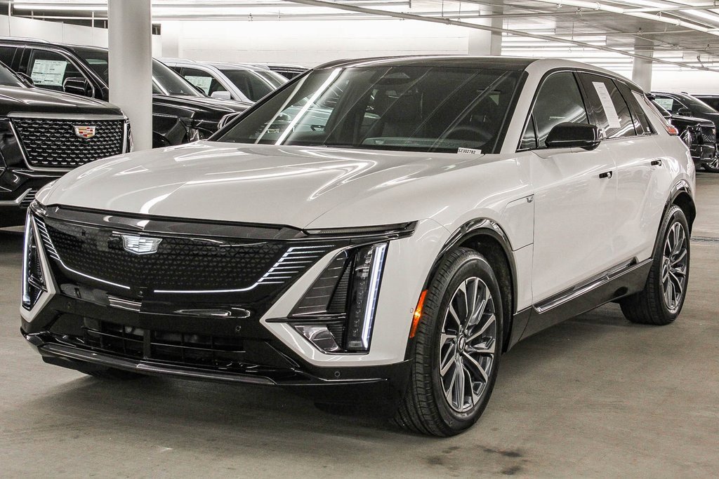 Used 2025 Cadillac Lyriq Sport image 3