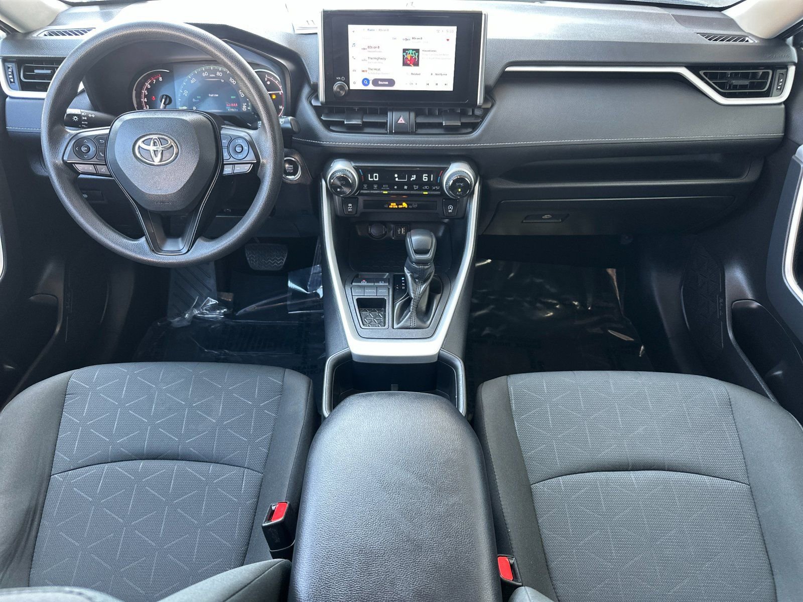 Used 2025 Toyota RAV4 XLE FWD image 12