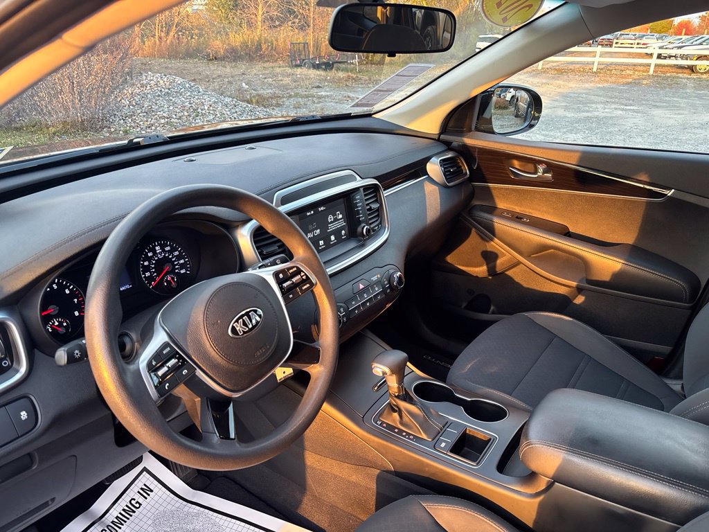 Used 2020 Kia Sorento LX FWD image 17