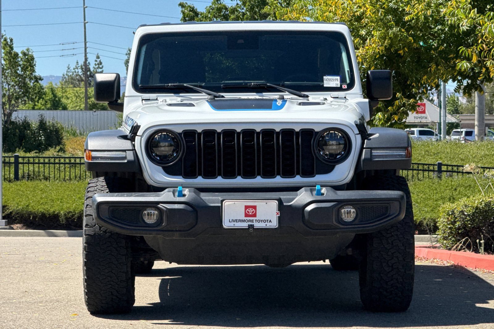 Used 2024 Jeep Wrangler Unlimited Rubicon 4xe AWD/4WD image 9
