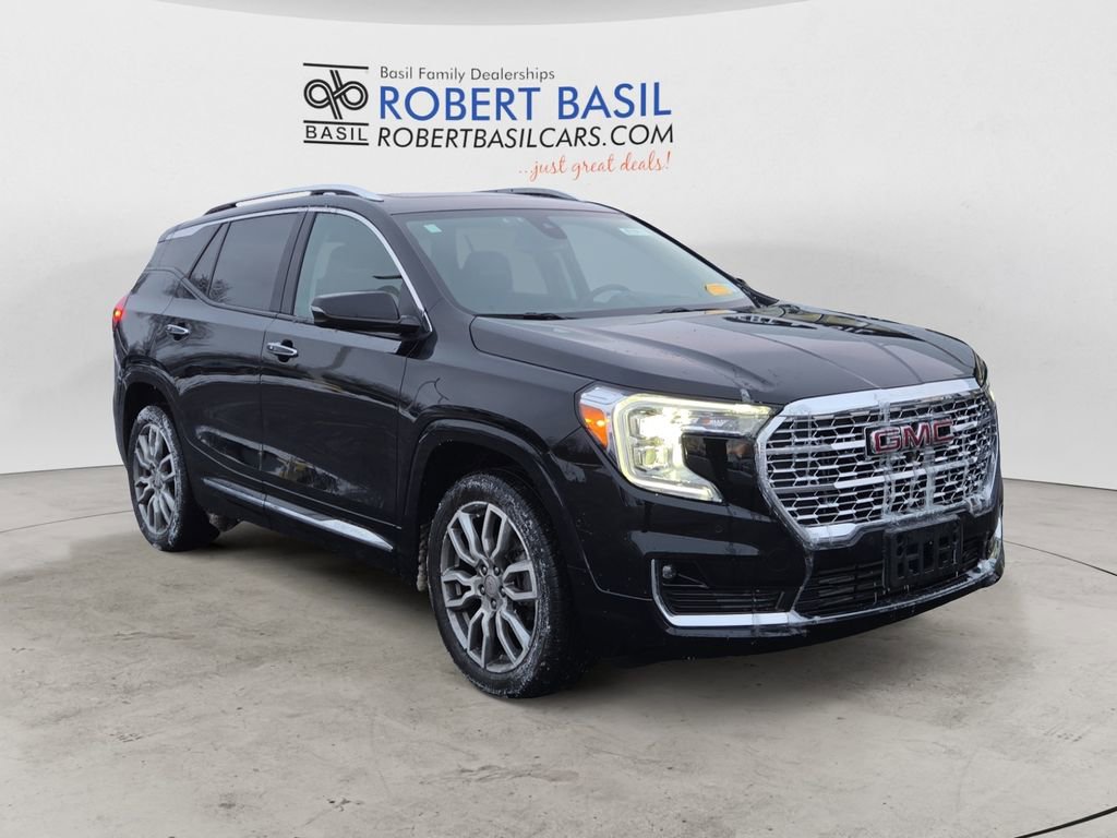 Used 2023 GMC Terrain Denali w/ Denali Premium Package image 7