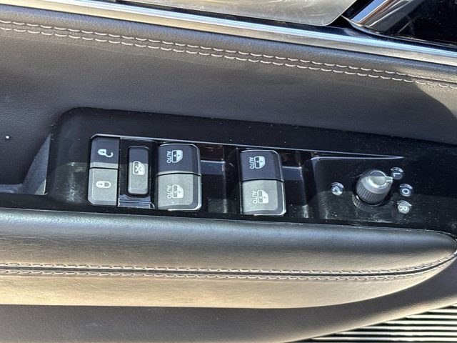 Used 2024 Jeep Grand Wagoneer Series II w/ Quick Order Packagew 28T AWD/4WD image 23