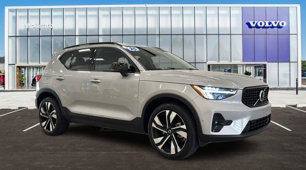 Used 2025 Volvo XC40 B5 Plus