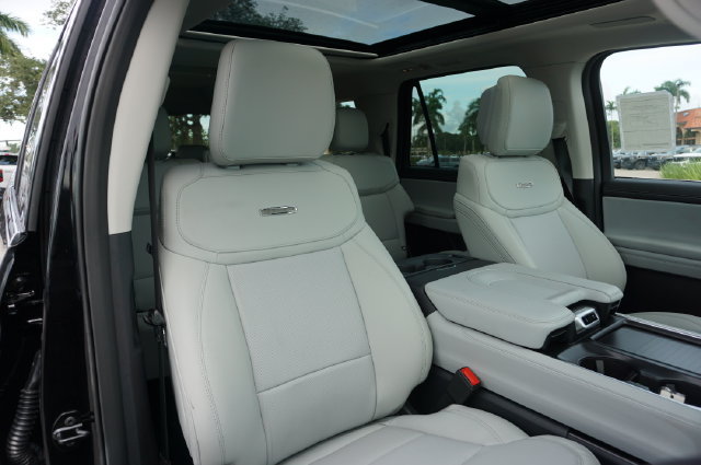 New 2026 Ford Expedition Max Platinum w/ Driver's Package AWD/4WD image 2