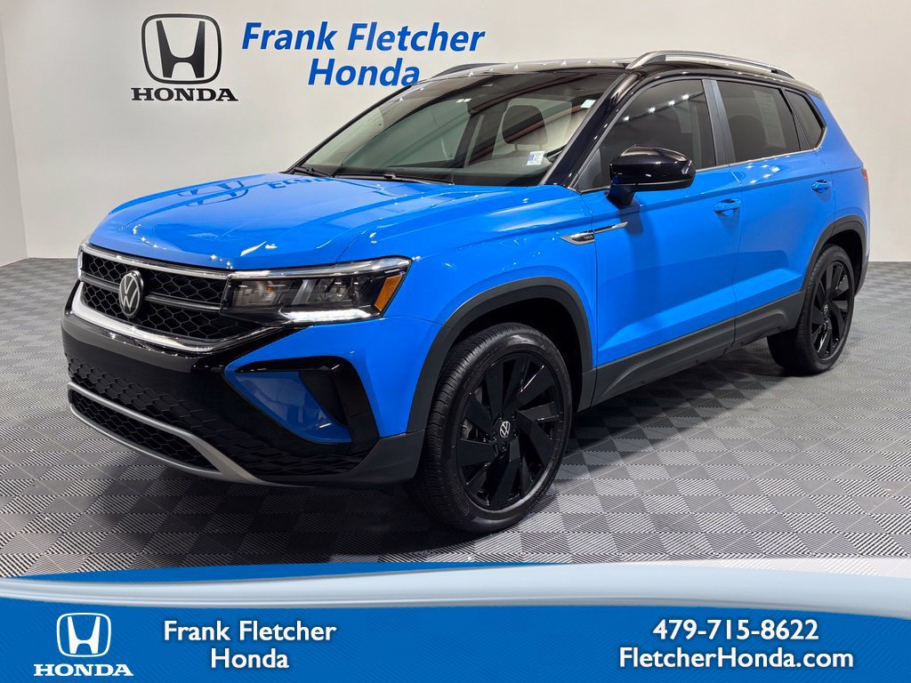 Used 2024 Volkswagen Taos SE w/ Panoramic Sunroof Package AWD/4WD image 1