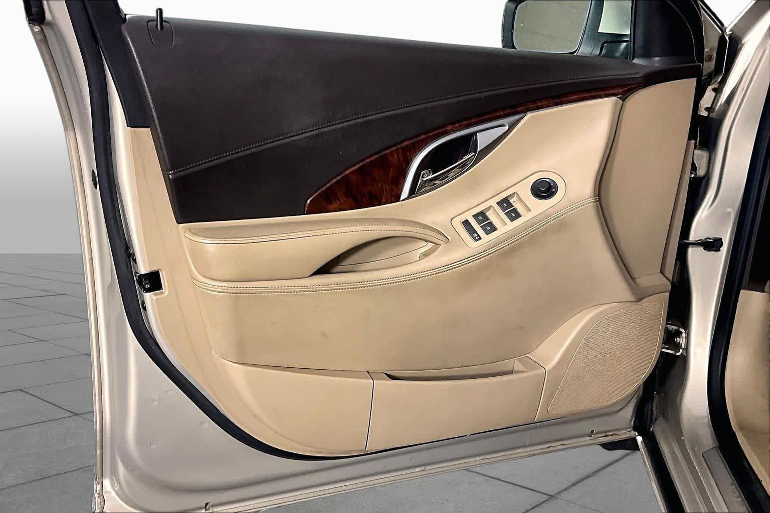 Used 2010 Buick LaCrosse CXL FWD image 18