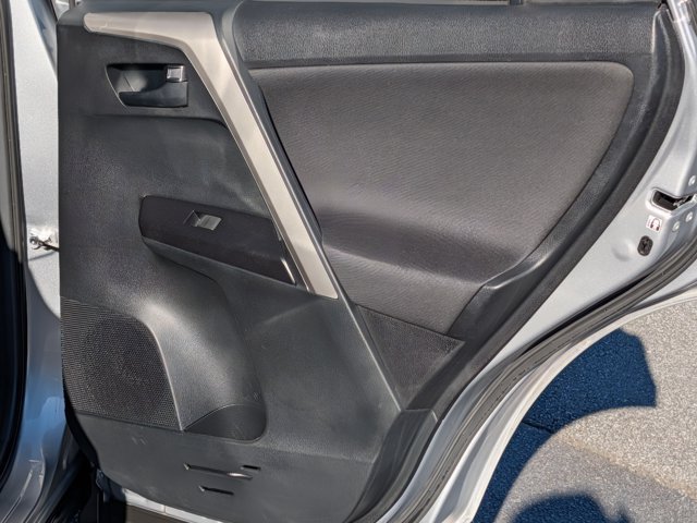 Used 2017 Toyota RAV4 LE FWD image 15