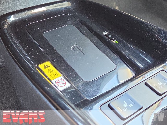Used 2020 Toyota Prius XLE AWD/4WD image 12