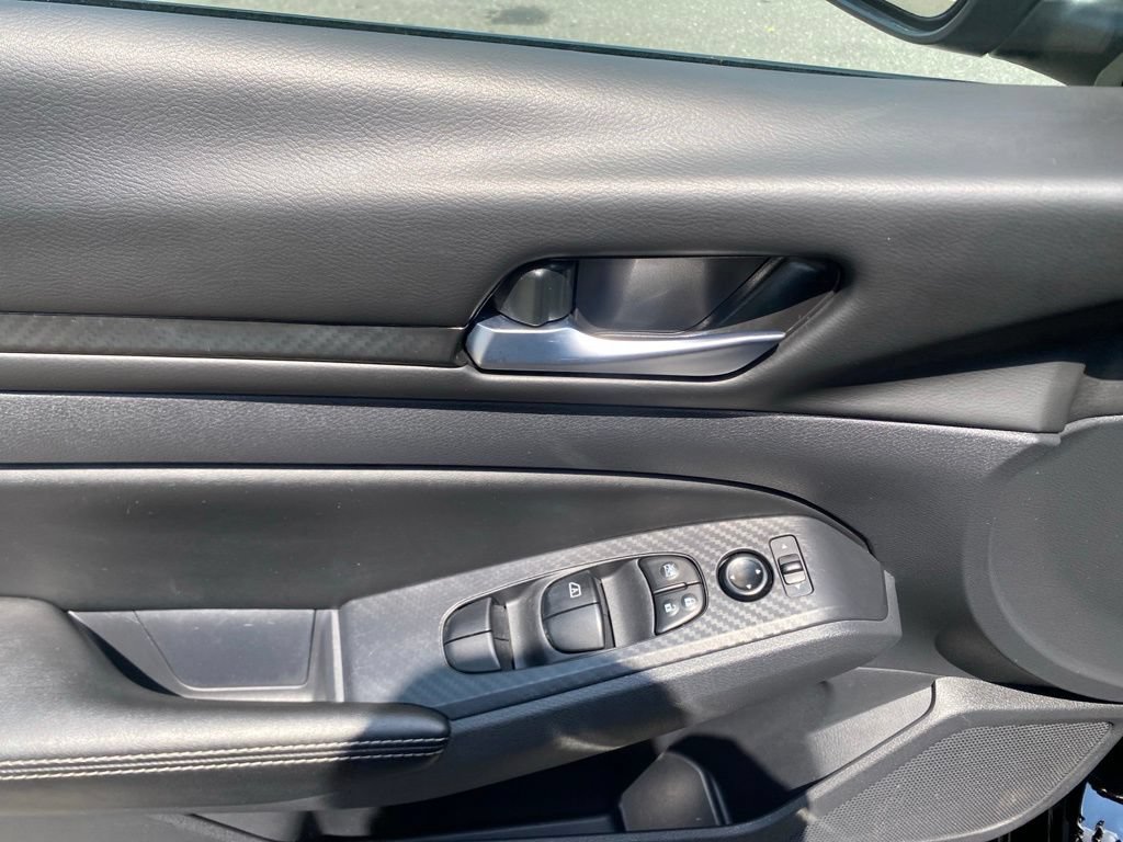 Certified 2025 Nissan Altima 2.5 SV FWD image 13