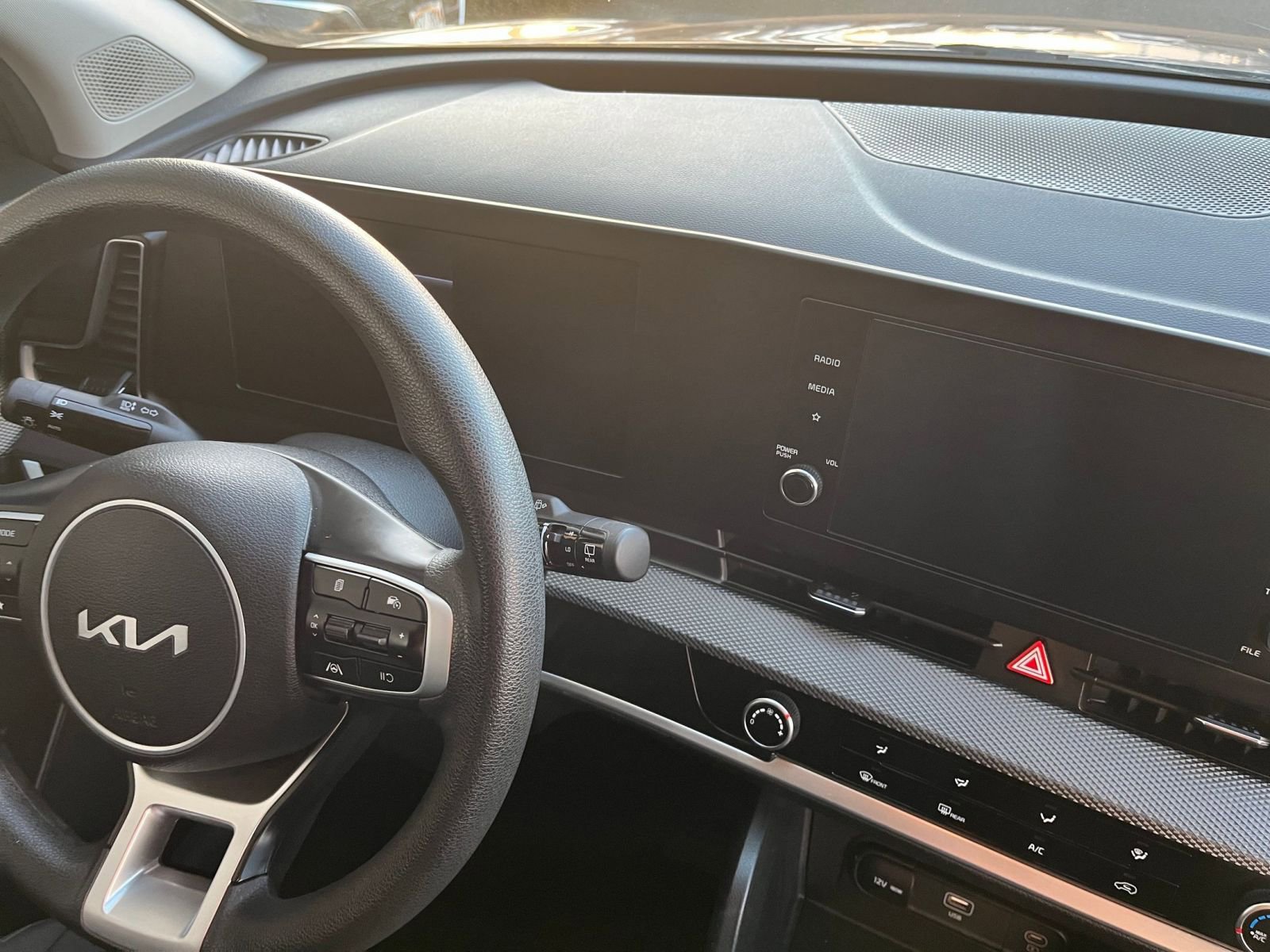 Used 2023 Kia Sportage LX image 31