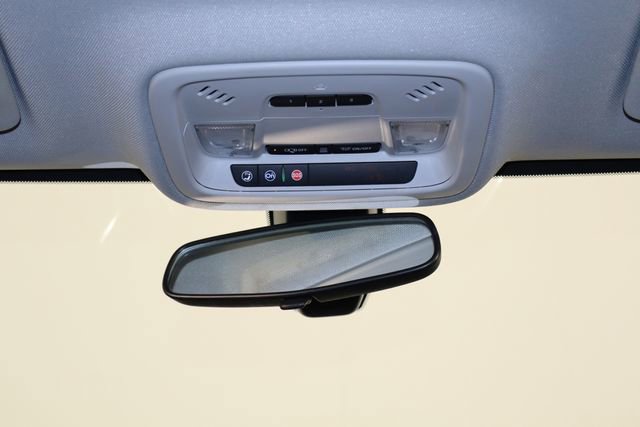 Used 2021 Chevrolet Traverse LT FWD image 25