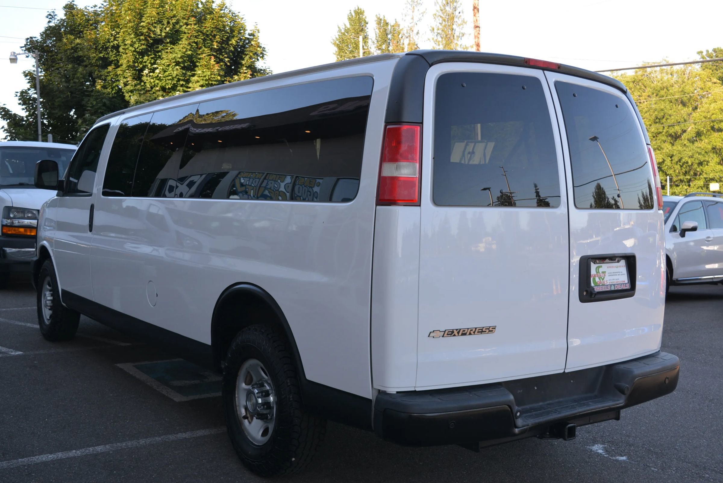 Used 2017 Chevrolet Express 3500 LS image 5
