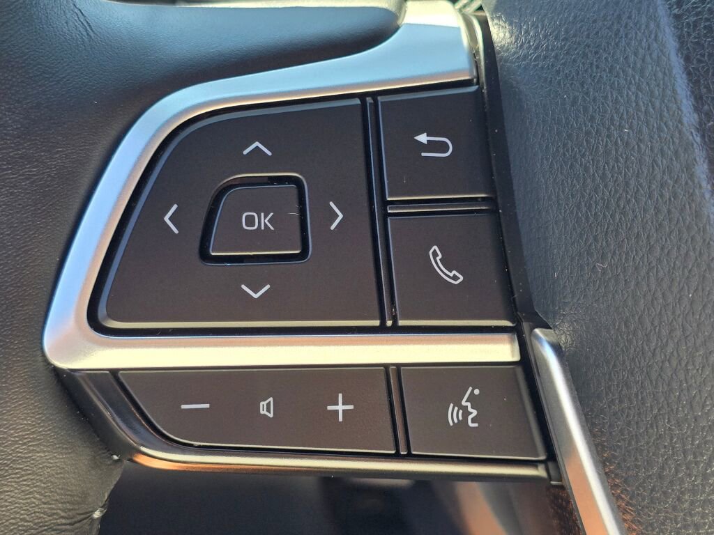 Used 2024 Toyota Highlander Platinum image 27