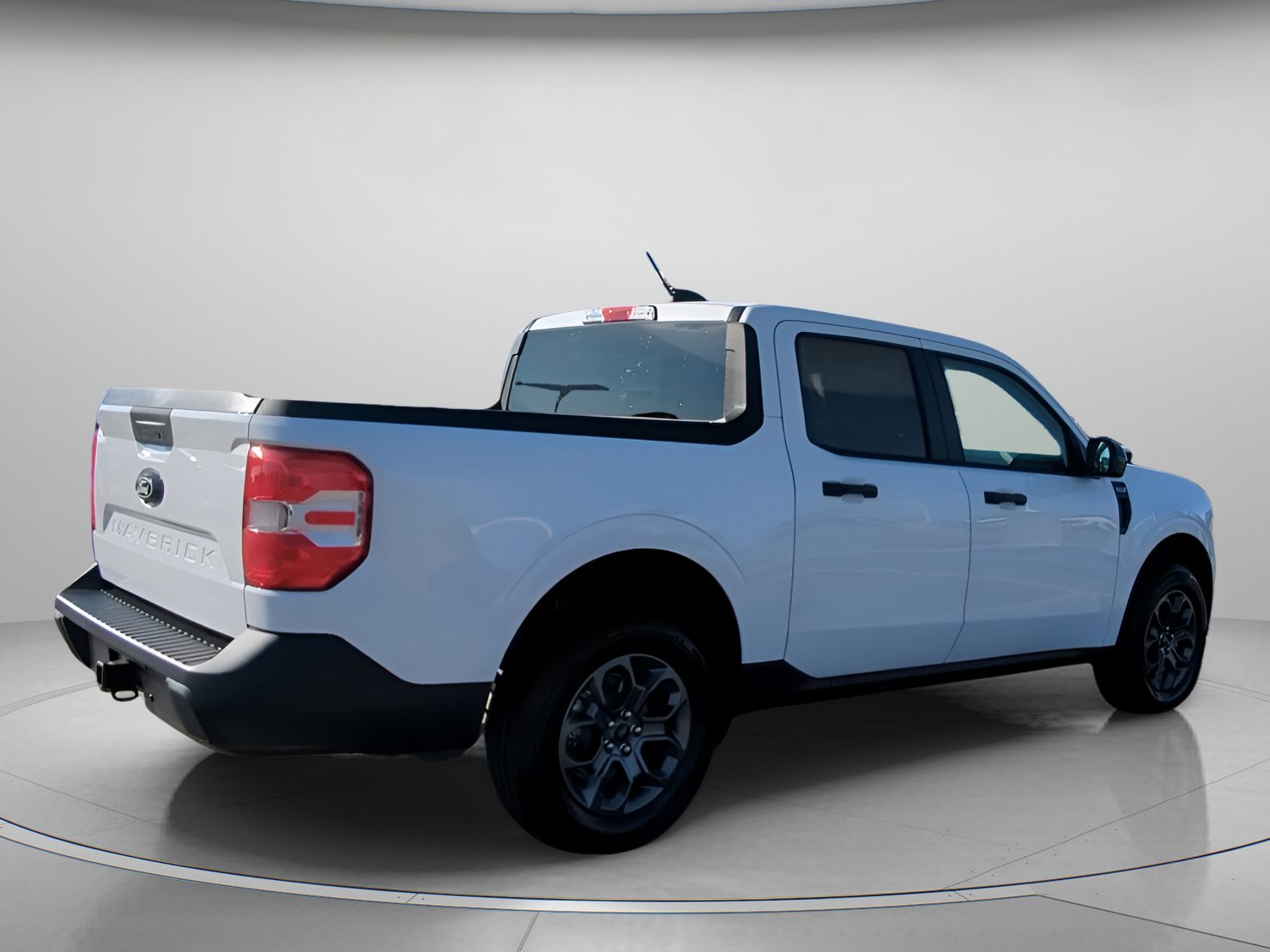 New 2026 Ford Maverick XLT w/ XLT Luxury Package FWD image 31