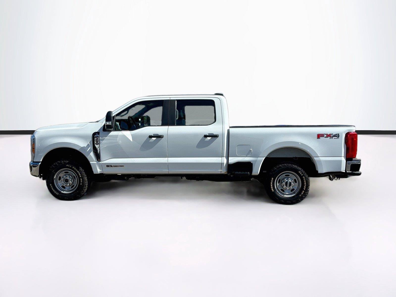 Used 2023 Ford F250 XL w/ FX4 Off-Road Package AWD/4WD image 4
