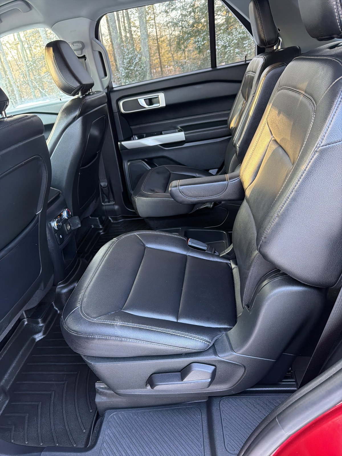 Used 2020 Ford Explorer XLT w/ Equipment Group 202A image 12