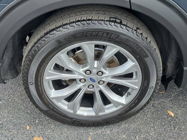 Used 2024 Ford Explorer XLT w/ Equipment Group 202A RWD image 7