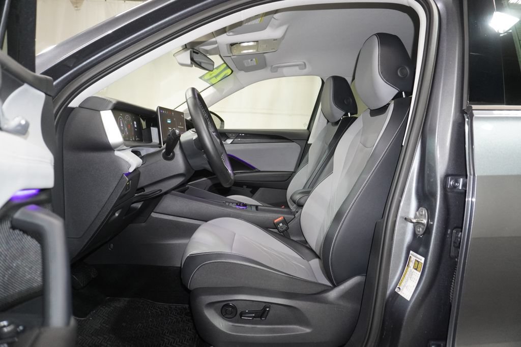 Certified 2026 Volkswagen Tiguan SE AWD/4WD image 12