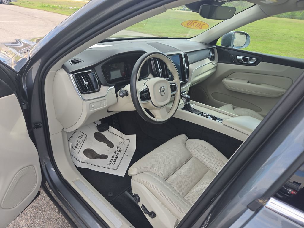 Used 2020 Volvo XC60 T5 Inscription image 15