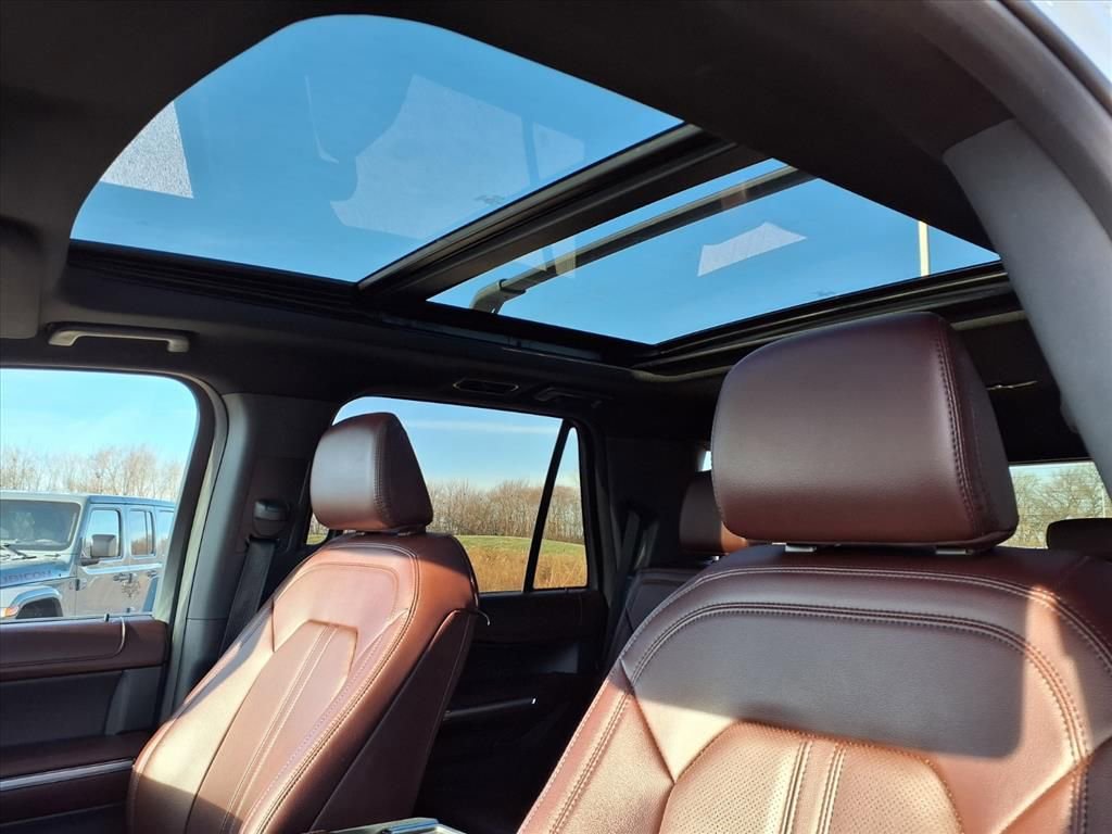 Used 2024 Ford Expedition Limited image 5