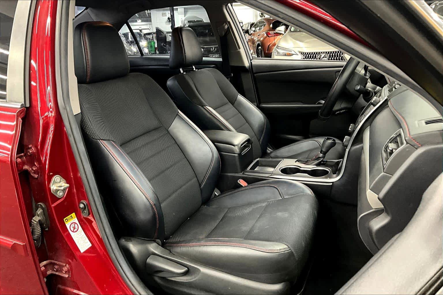 Used 2017 Toyota Camry SE w/ Protection Package (Q2) image 8