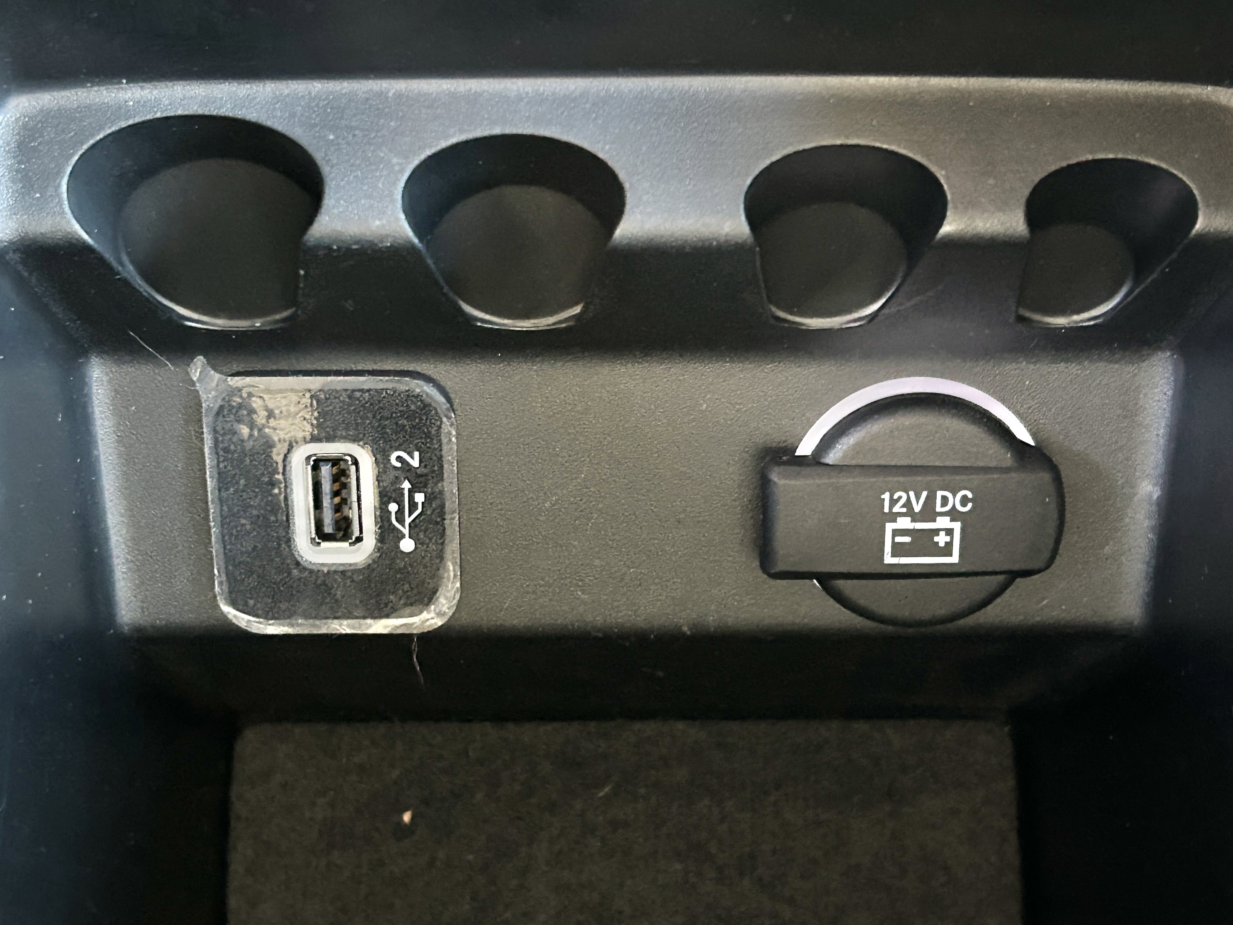 Used 2019 Jeep Cherokee Limited image 36