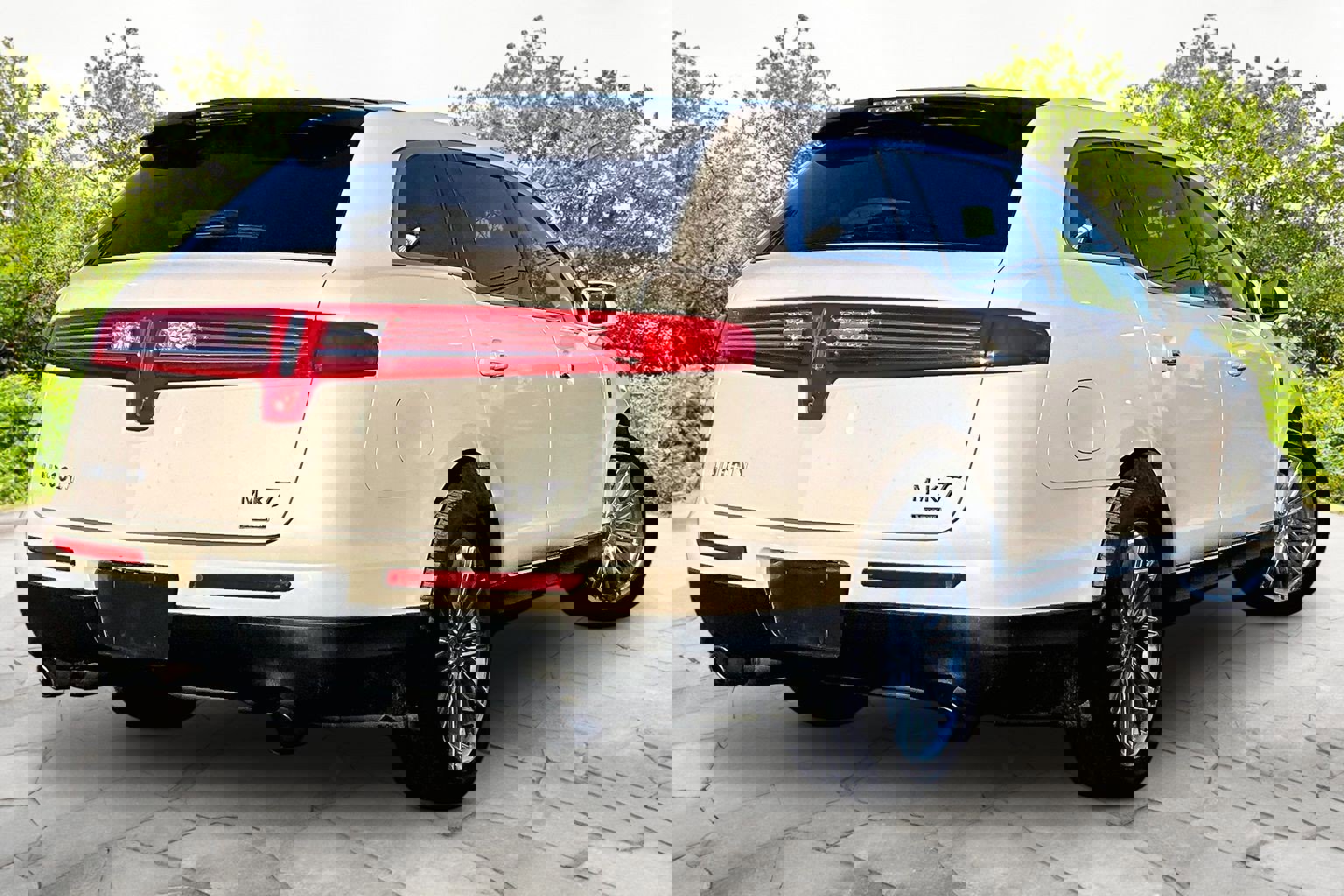 Used 2013 Lincoln MKT AWD image 13