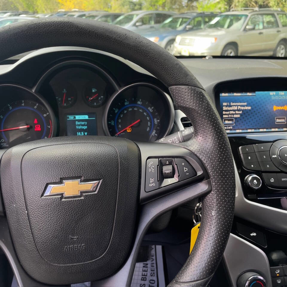 Used 2016 Chevrolet Cruze LT image 12