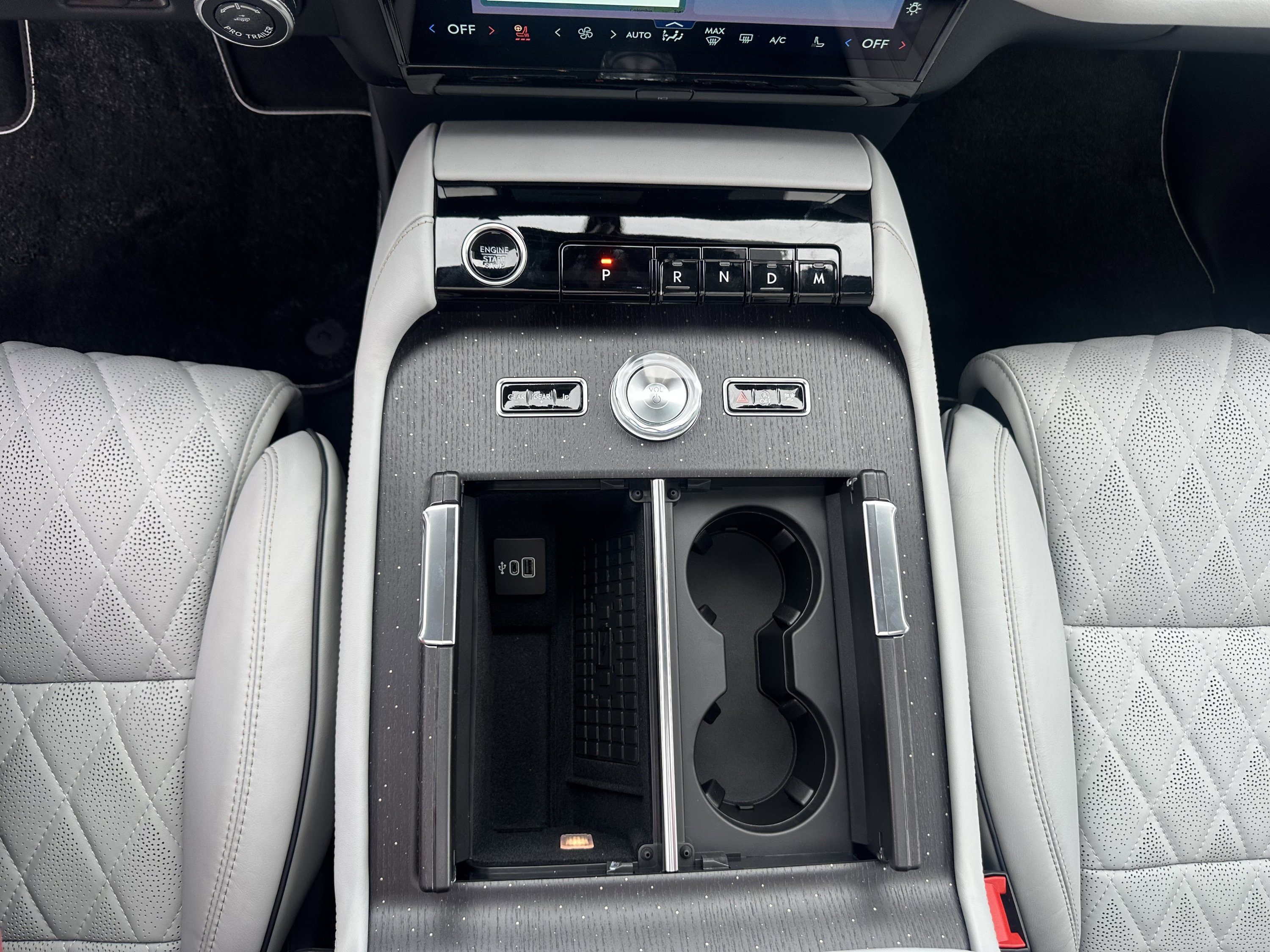 New 2026 Lincoln Navigator Black Label AWD/4WD image 18