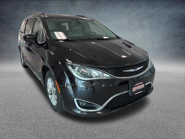 Used 2019 Chrysler Pacifica Touring-L image 4