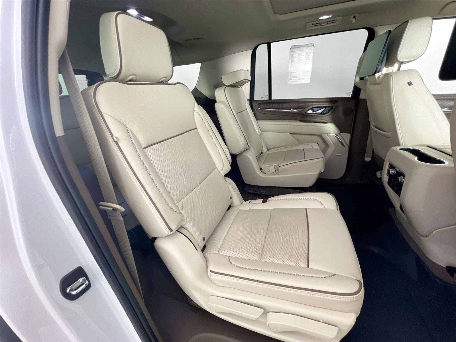 Used 2024 GMC Yukon XL Denali AWD/4WD image 28
