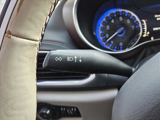 Used 2019 Chrysler Pacifica Limited w/ Tire & Wheel Group image 15