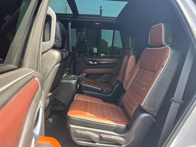 Used 2023 GMC Yukon Denali Ultimate AWD/4WD image 37