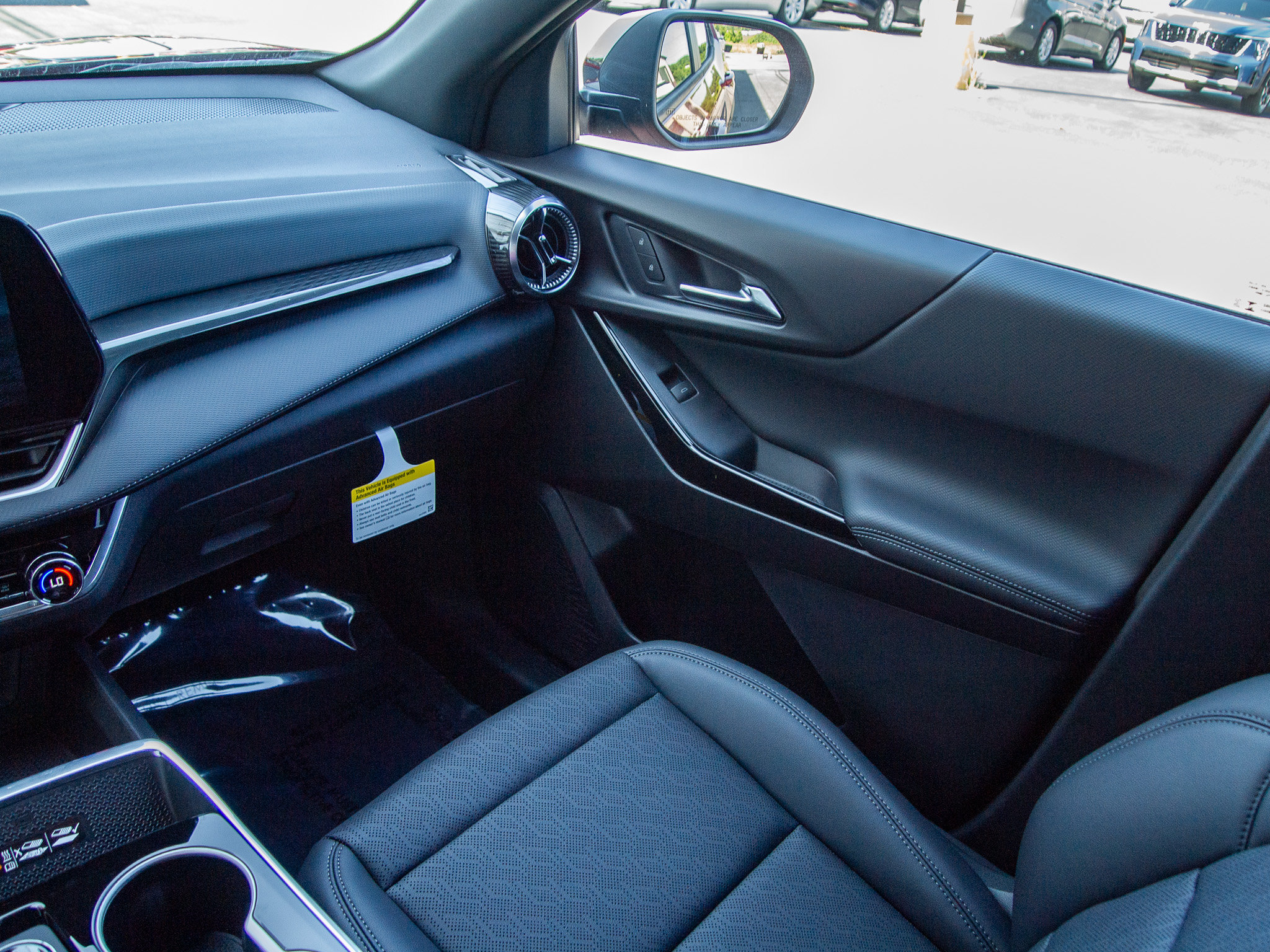 New 2027 Chevrolet Equinox LT w/ Convenience Package II FWD image 15