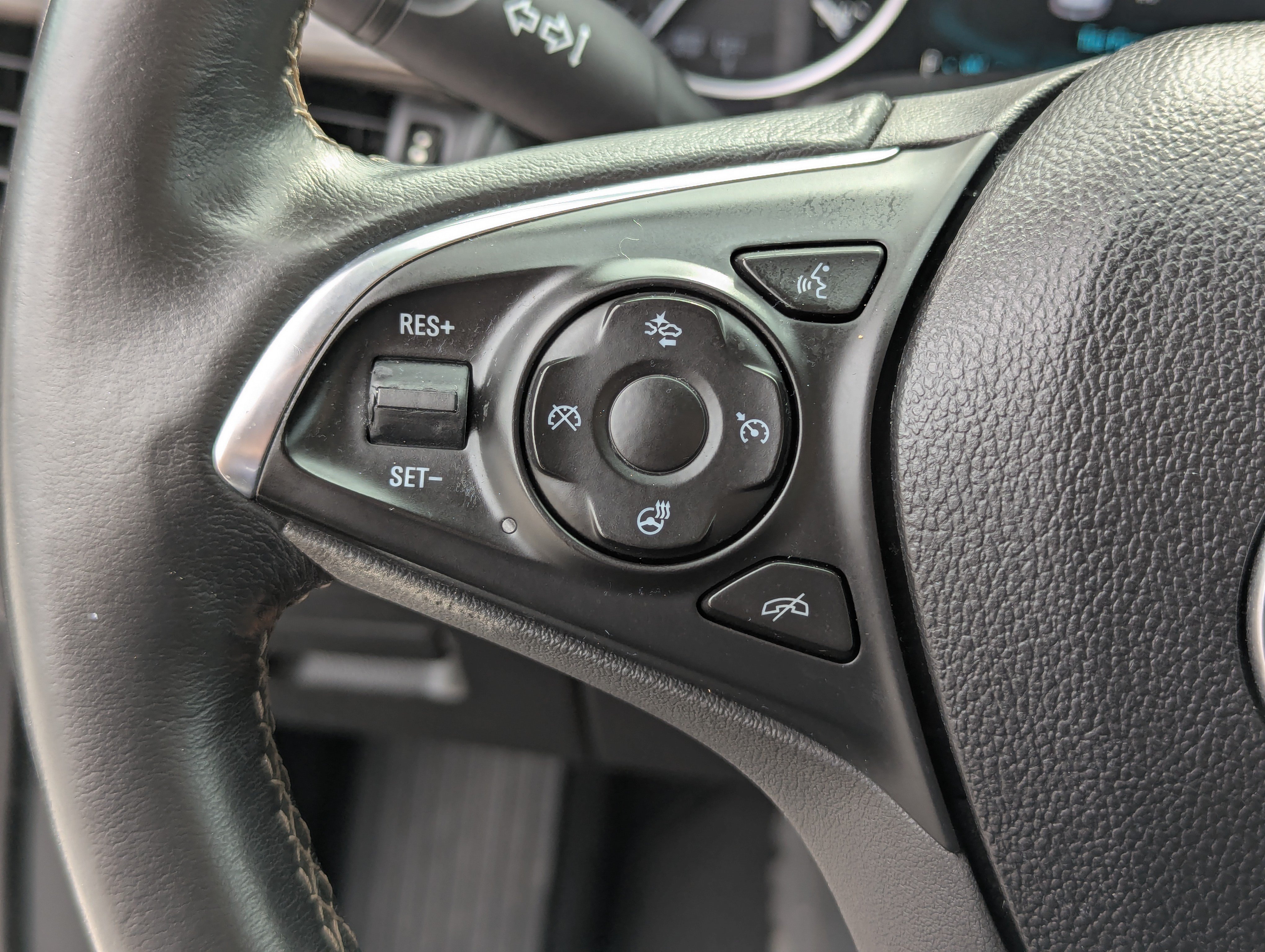 Certified 2016 Buick Envision Premium AWD/4WD image 28