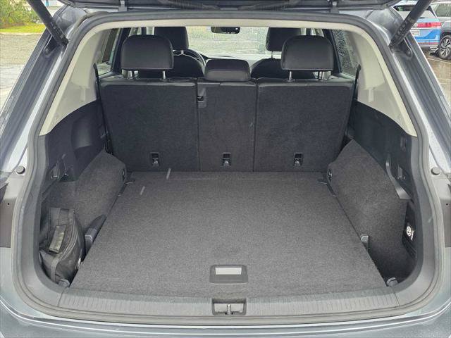 Used 2022 Volkswagen Tiguan SE AWD/4WD image 13