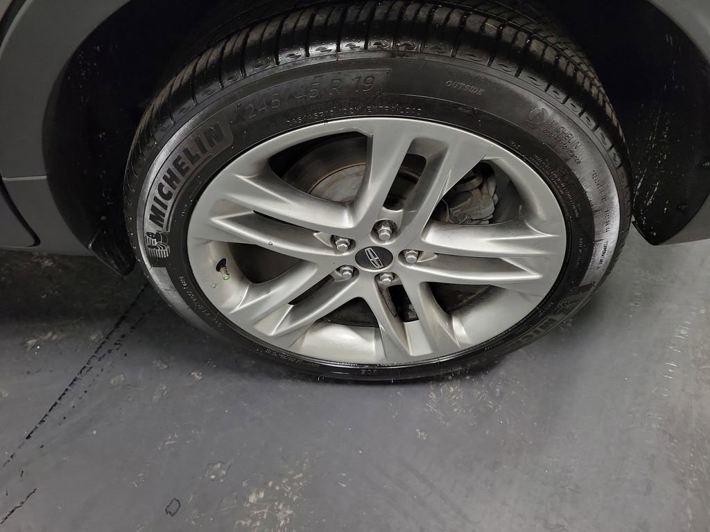 Used 2017 Lincoln MKC Reserve image 11