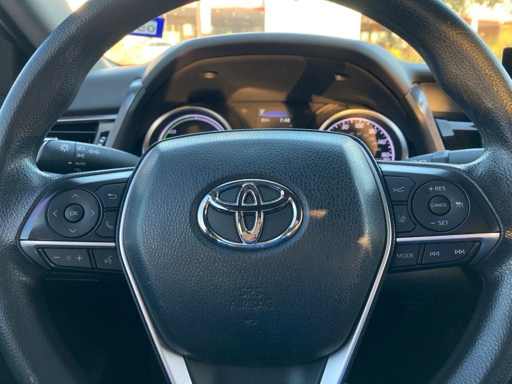 Certified 2022 Toyota Camry LE FWD image 18