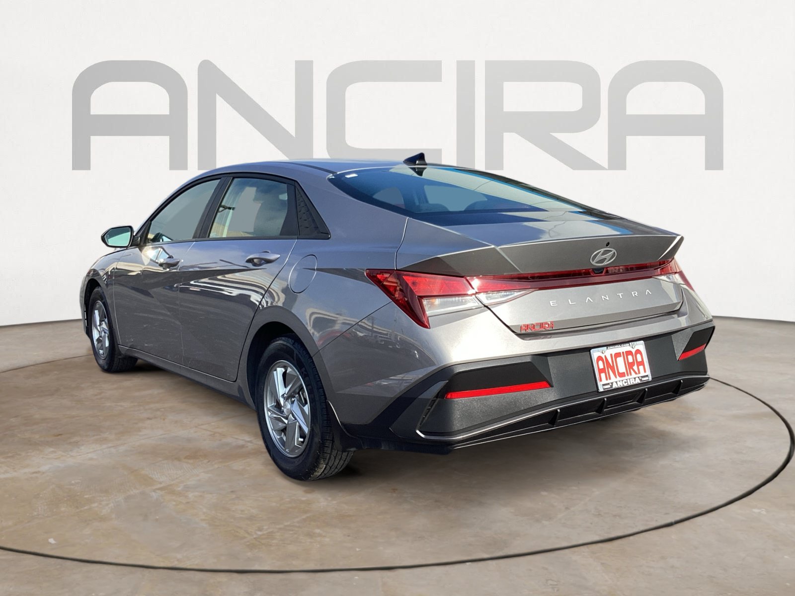 Used 2024 Hyundai Elantra SE FWD image 12