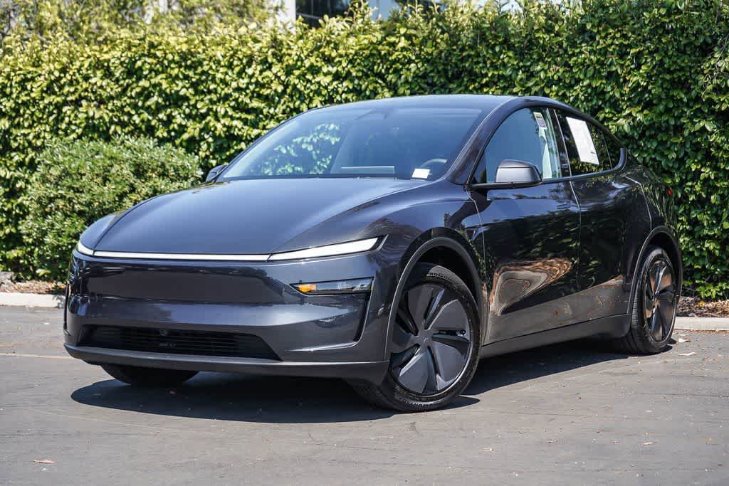 Used 2026 Tesla Model Y AWD image 1